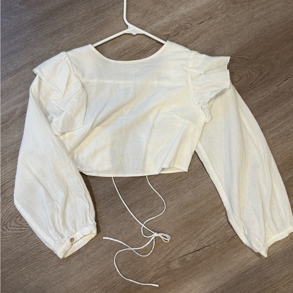 Open Back White Crop Top 3/4 Length Sleeves